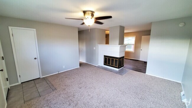 Building Photo - 476 Jacolyn Dr NW Rental