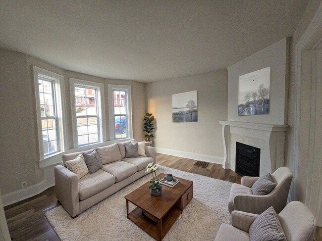 Photo - 310 N C St