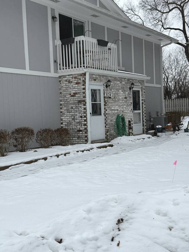 Photo - 824 Dighton Ln