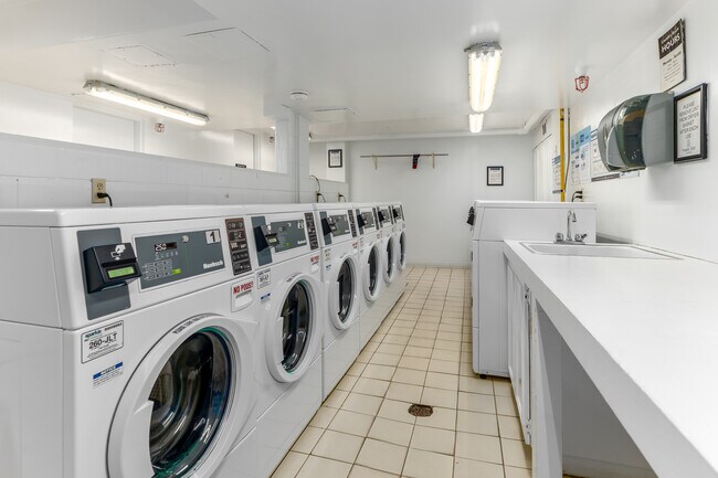 Laundry Facility - Avenue Road-484