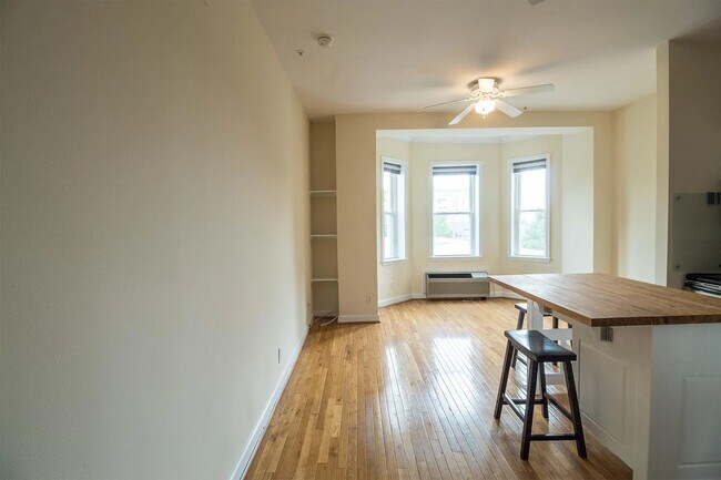 Photo - 1415 Chapin St NW Unit 304