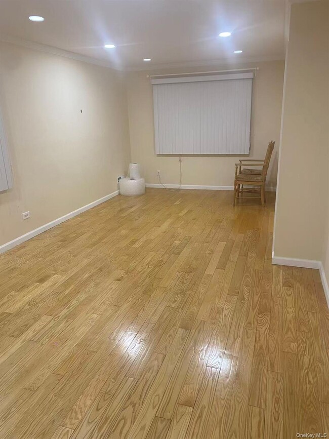 Photo - 207-24 28th Ave