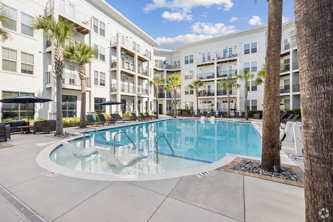 Pool - Avalon at James Island
