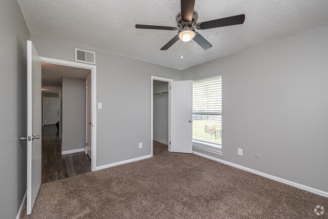 3BR, 2BA - 1,000SF - Classic - Second Bedroom