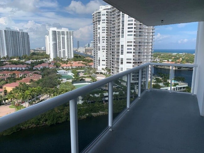 Photo - 20505 E Country Club Dr Unit 1631