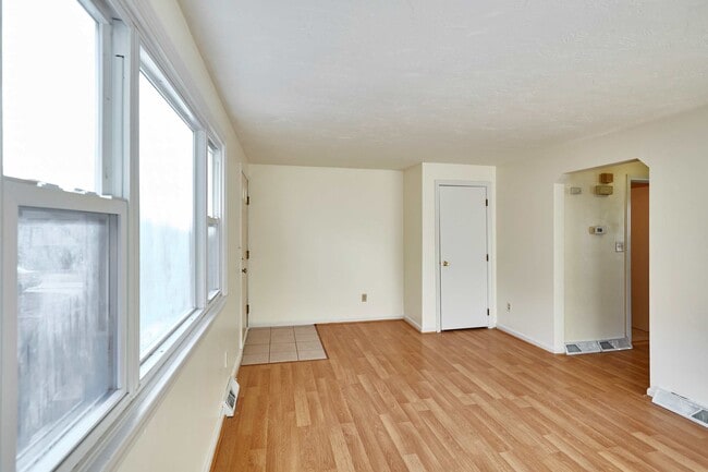 Photo - 31 Reservoir St