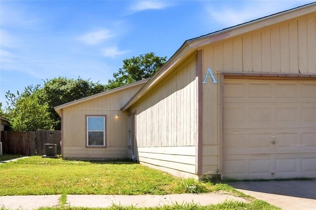 Building Photo - 6906 Deep Cir