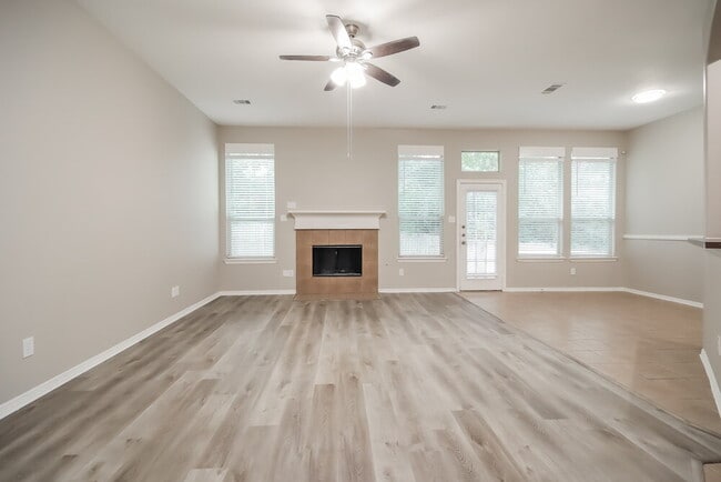 2309 Highland Crossing Dr