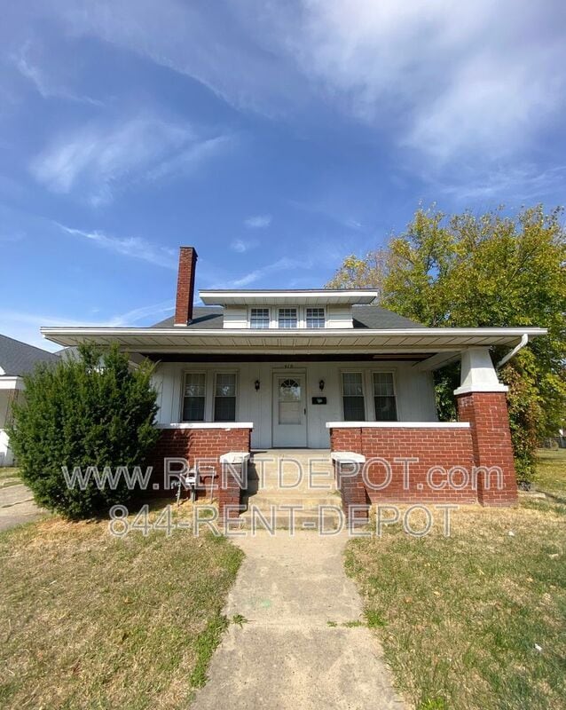 Building Photo - 416 E Riverside Dr