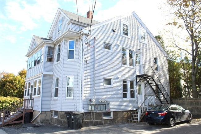 Building Photo - 78 Endicott St Unit 2R