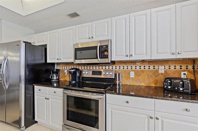 Photo - 5320 Hyland Hills Ave