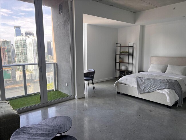 Building Photo - 151 SE 1st St Unit 2907 Rental