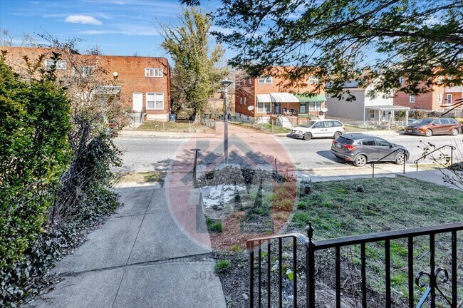 Photo - 807 Montpelier St