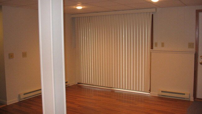 lower dining - 419 N Davis Ave Unit 2