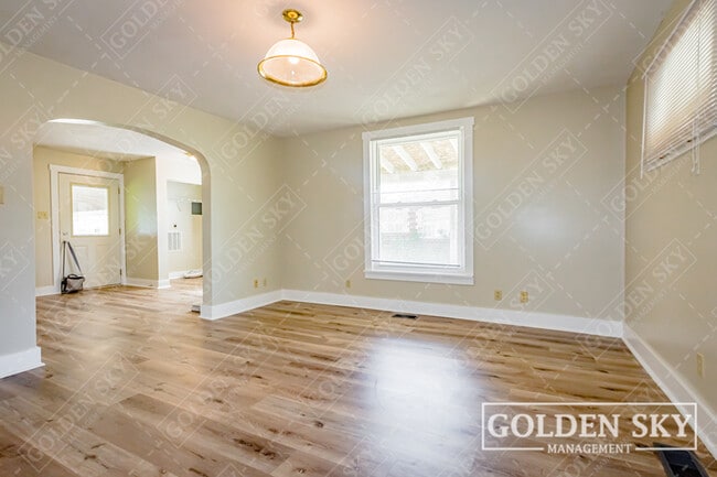 Building Photo - 1417 W Memorial Dr Unit 1