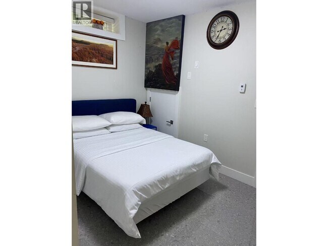 Photo - 3254 E 6th Ave