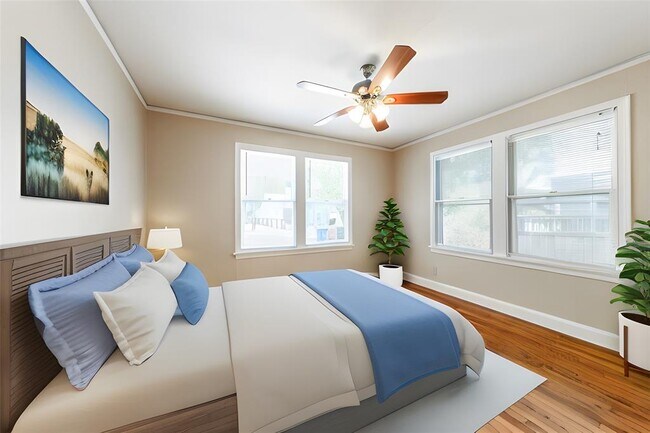 Photo - 909 E 38th St