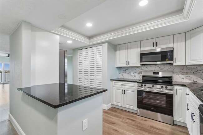 Photo - 7050 Sunset Dr S Unidad 605