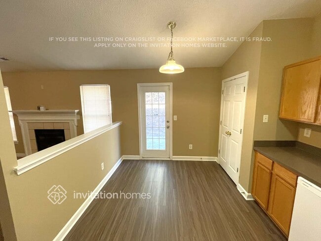 Photo - 843 Anchor Way NE