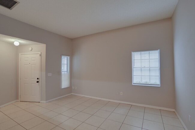 Photo - 370 Springdale Dr