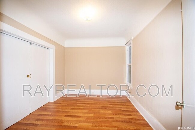 Photo - 3175 24th St