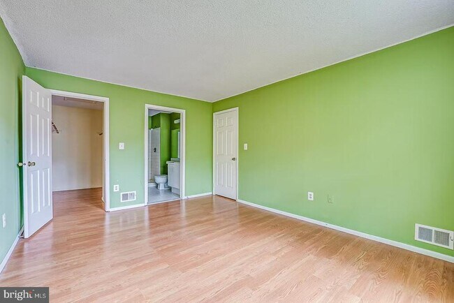24 Chamberlin Ct