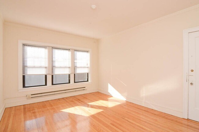 Photo - 1030 Dempster St Unit E4