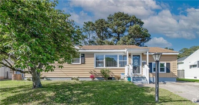 Building Photo - Edgewood Square Rental