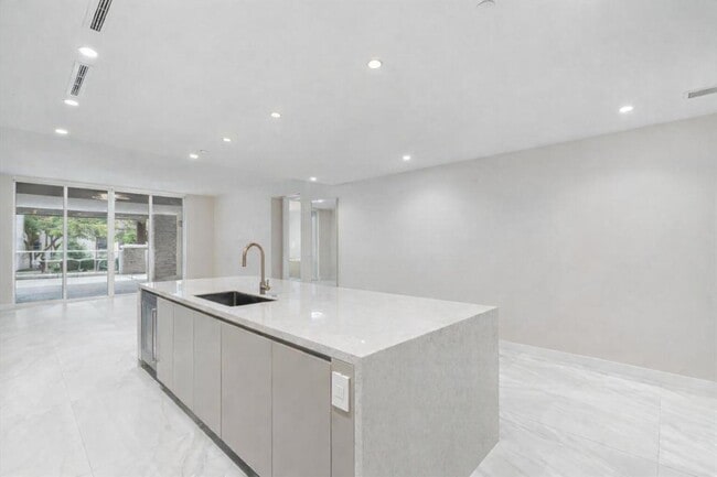 Photo - 200 SE Mizner Blvd Unit 810