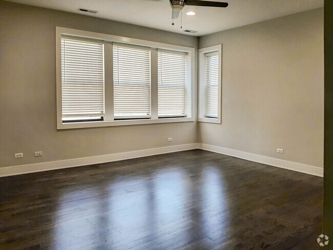 Building Photo - 2620 N Rockwell St Unit 3 Rental