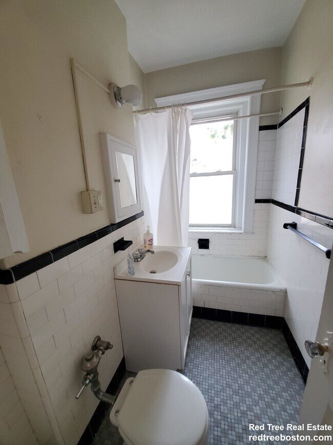 Photo - 20 Wendell St