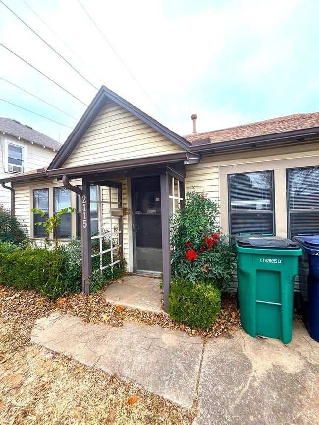 Building Photo - Spacious 1 bed 1 bath