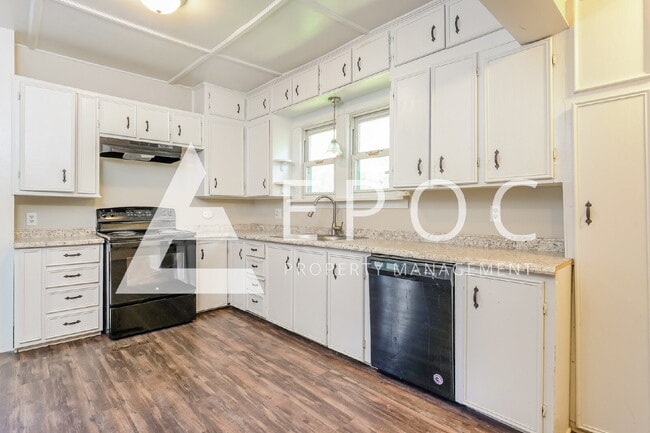 Photo - 125 E Devonshire St