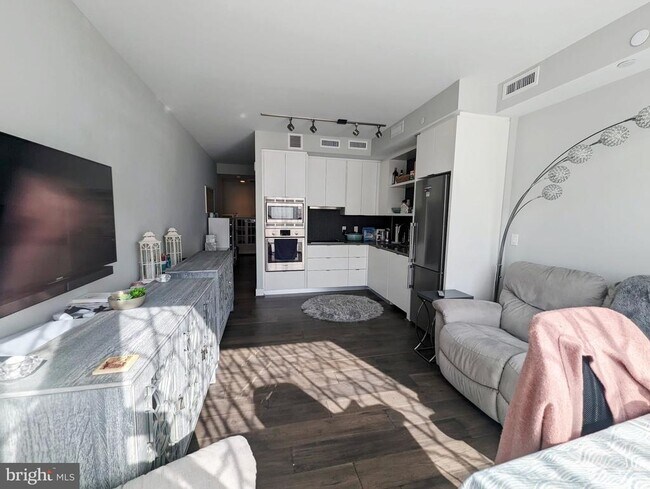 Photo - 1300 4th St SE Unit 902