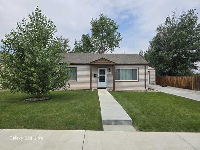 Building Photo - 1906 S Washington St