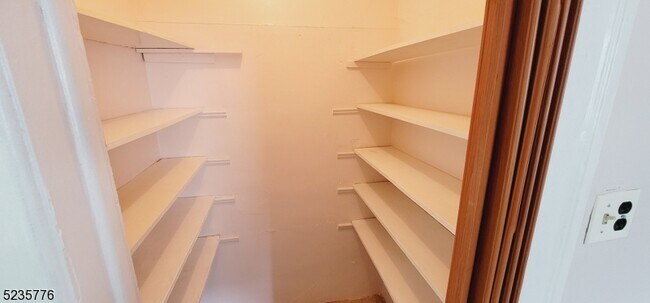 Photo - 248 Smith St