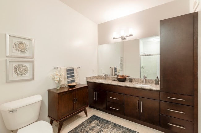 Photo - Chestnut Square