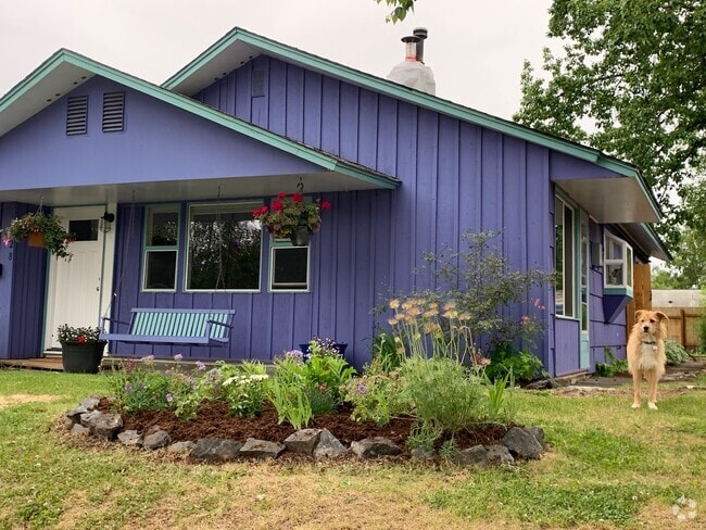 Building Photo - 1728 Aleutian St Rental