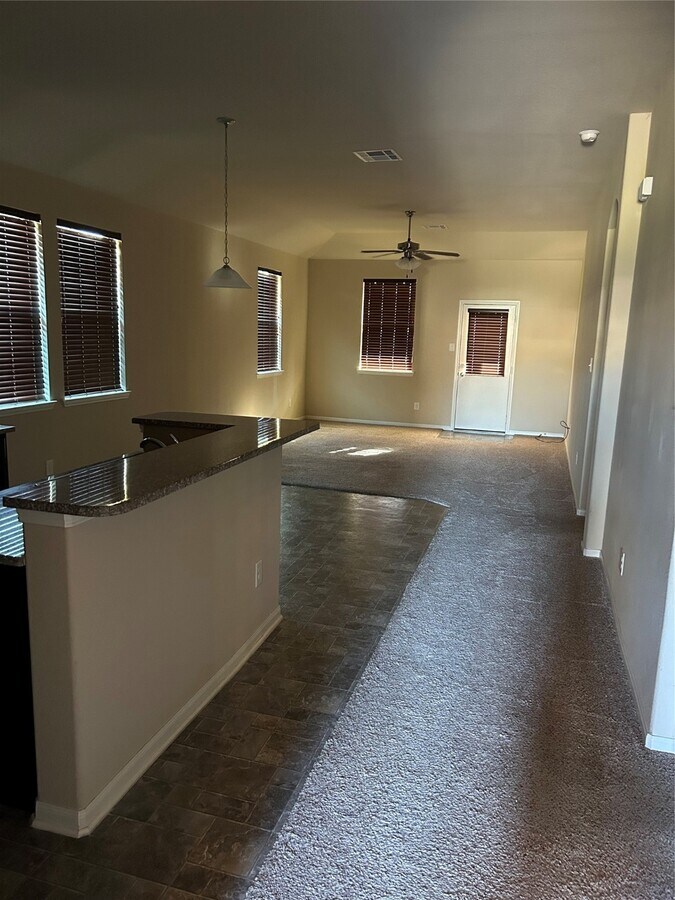 Photo - 284 Country Crossing Cir