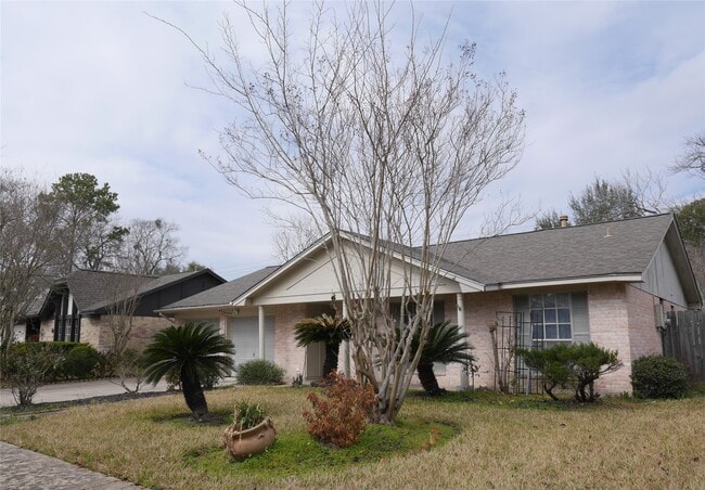 Building Photo - 13542 Fernhill Dr