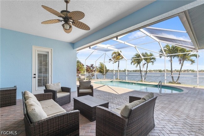 Photo - 2202 Grove Dr