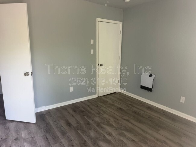 Photo - 1125 E Grand Ave