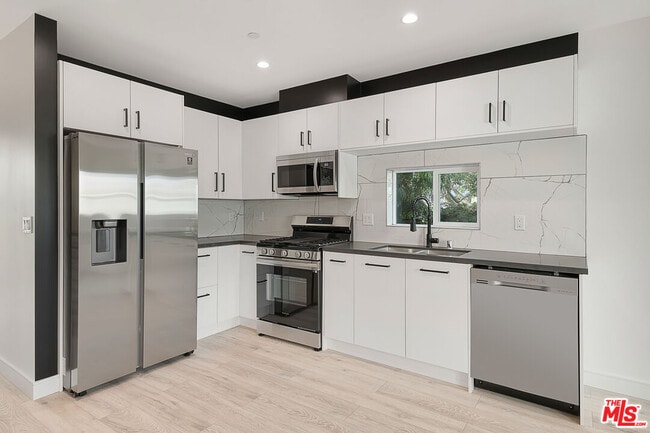 Photo - 5464 Geer Ave