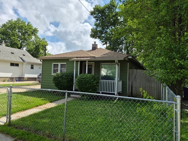 Building Photo - 1621 Stocker Ave
