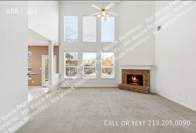 Photo - 2635 Lakehills St