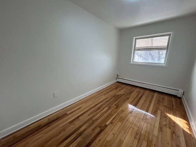 Photo - 1902 Barnes Ave