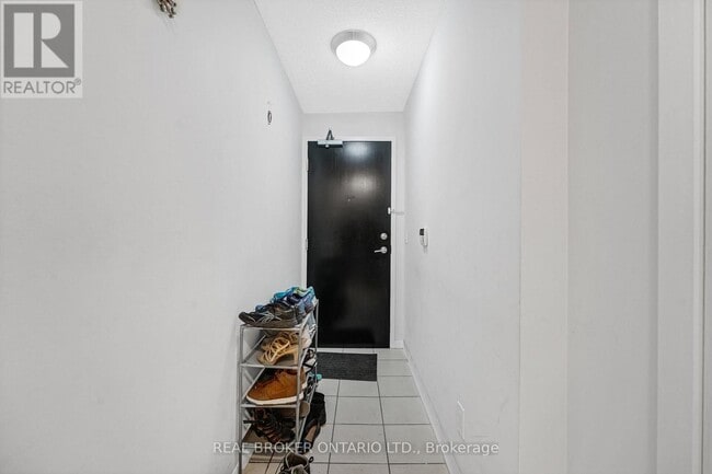 Photo - 18 Yonge St Unit 1013