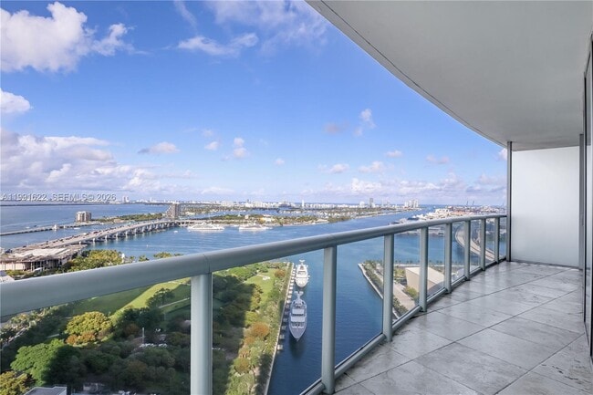 Building Photo - 888 Biscayne Blvd Unit 3112