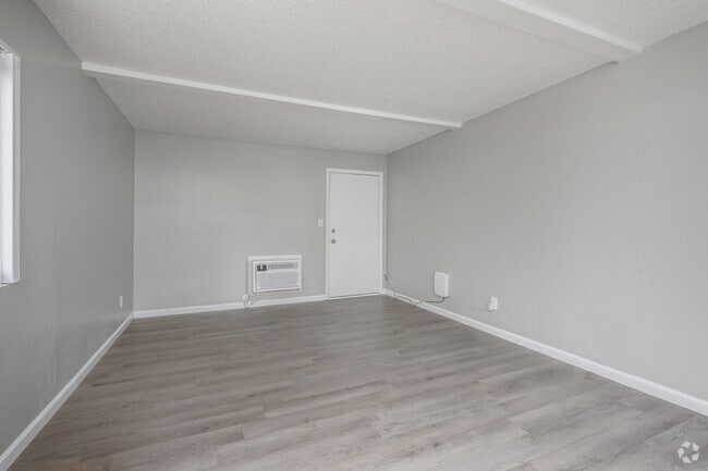 2BR, 1BA - 900SF - Living Room - Pennsylvania Place