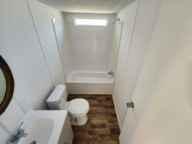 Photo - 3109 Brockett Rd